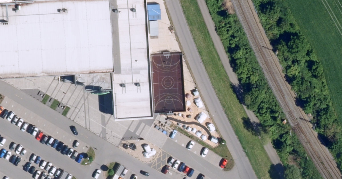 Letecký snímek – Basketbalové hřiště Decathlon Ivanovice - Basketbal, Brno