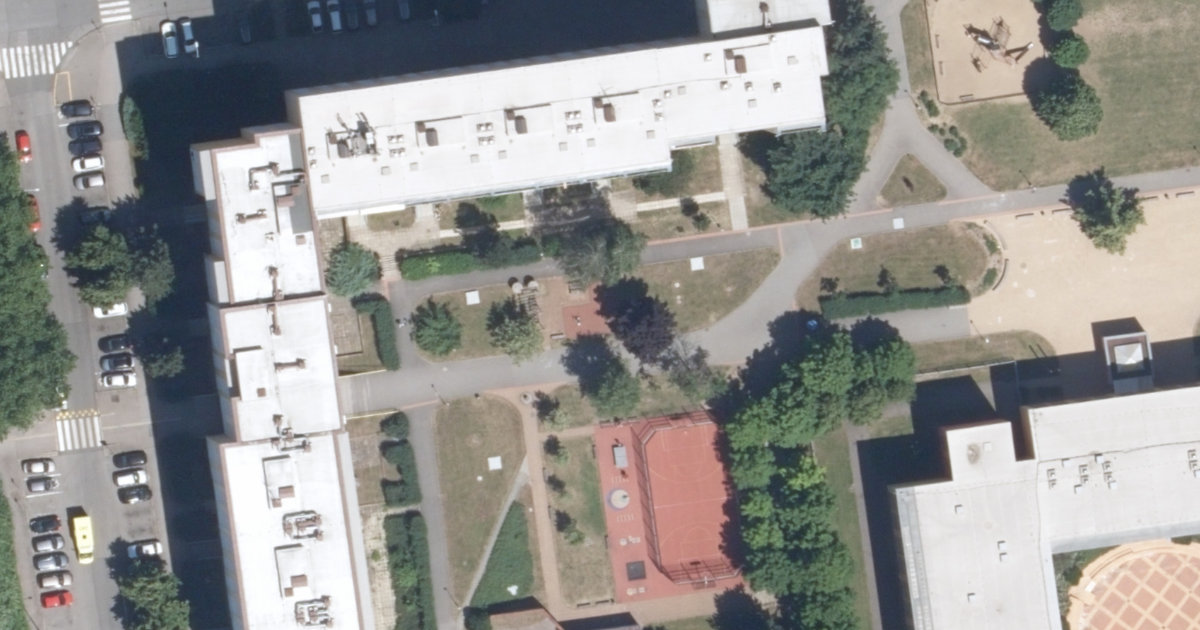 Letecký snímek – Workoutové hřiště Rekreační workout Suchý vršek, Praha 5