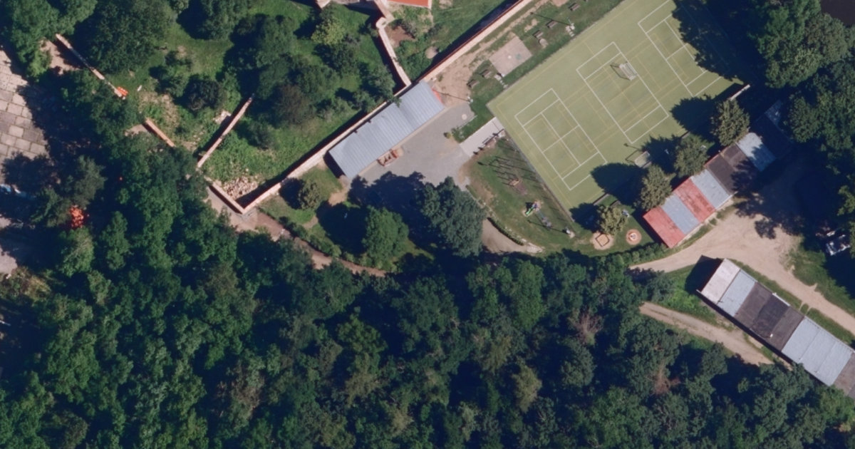 Letecký snímek – Pingpongový stůl Za klášterem, Dolní Kounice