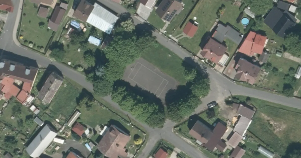 Letecký snímek, Basketbalové hřiště Bílák, Plesná